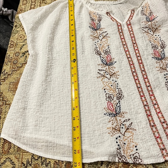 J Jill cotton top size m petite with embroidery - Picture 4 of 8